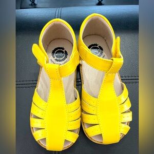 Livie & Luca yellow sandals size 13